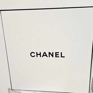 Authentic CHANEL Gift Box EUC, white and black  8.5"×8.5"×3.75"
